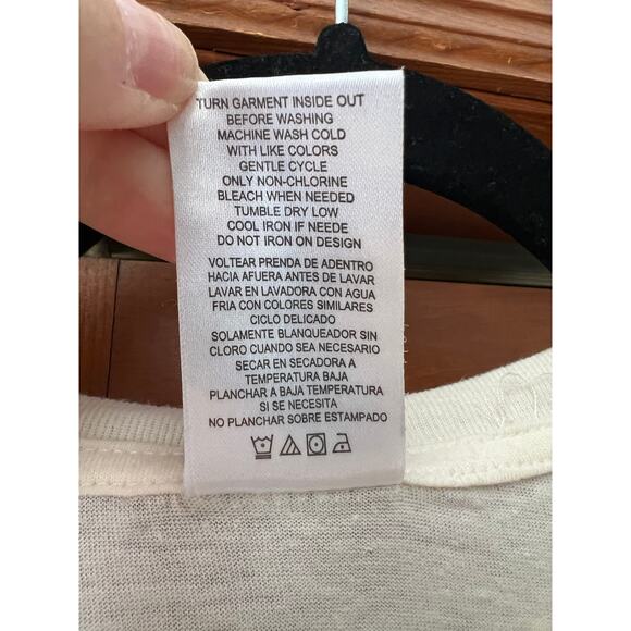 Disney Women's Mickey Mouse Graphic T-Shirt Short Sleeve Cream Size Medium - Picture 7 of 8